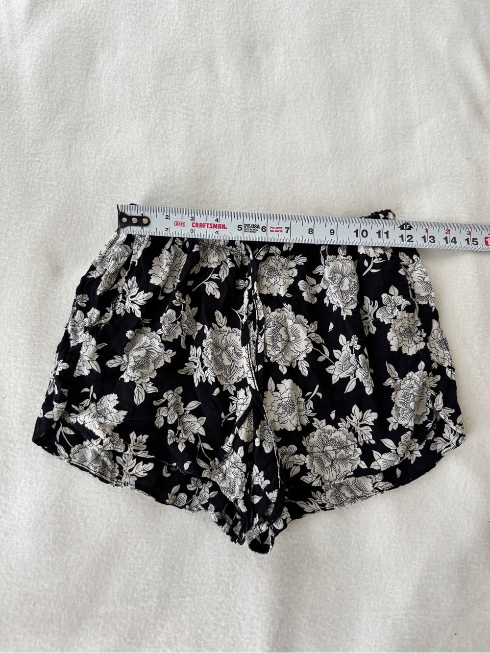 Vintage Brandy Melville Floral Print Shorts - One Size - Black & White - Picture 3 of 4